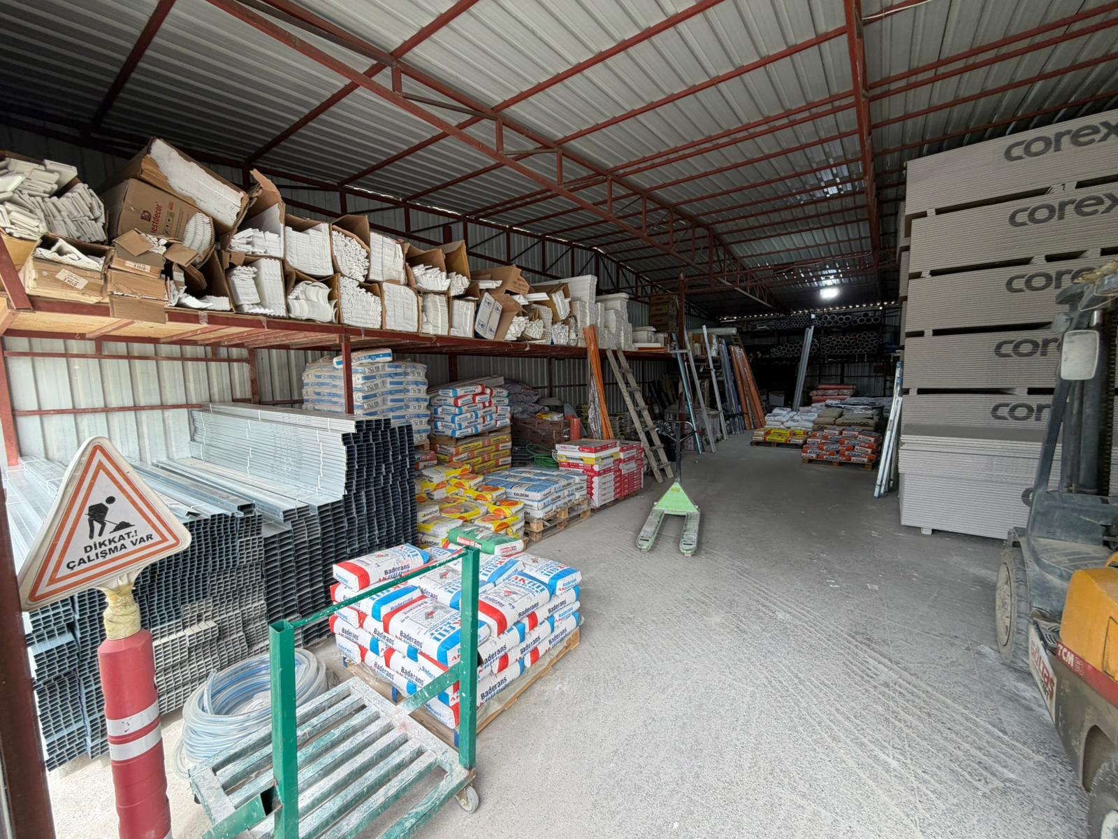 Göltaş Yapı Market görseli