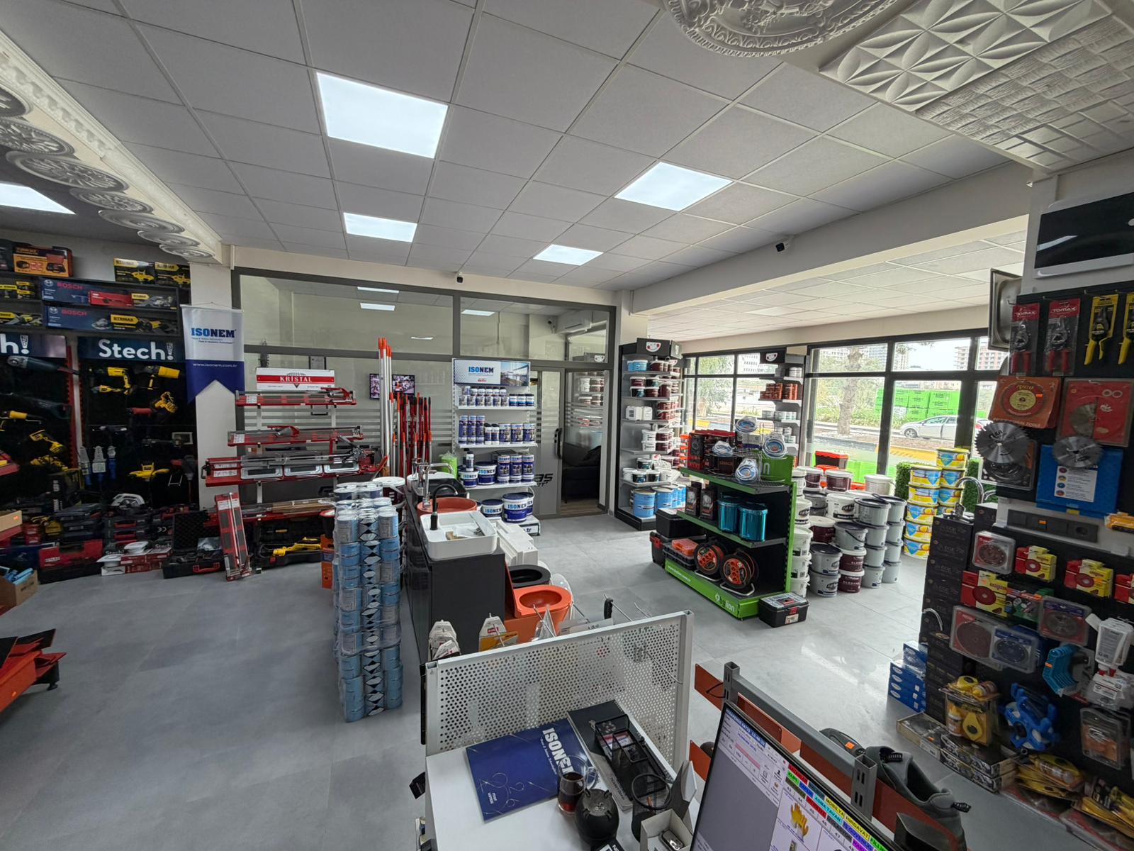 Göltaş Yapı Market çalışma alanı